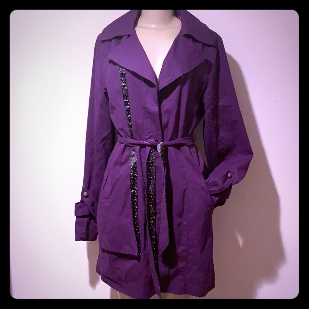 Polka dot button down coat💋